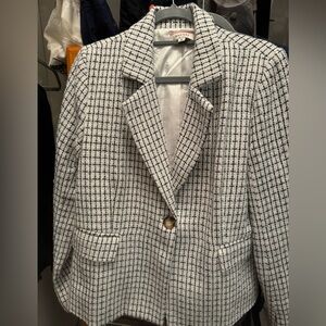 Women’s Blazer.  White with Black and a hint of silver pattern.